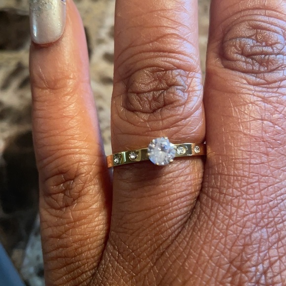 ✨💍Dainty Round Zirconia Rhinestone Engagement Ring 💍✨ - Picture 7 of 16